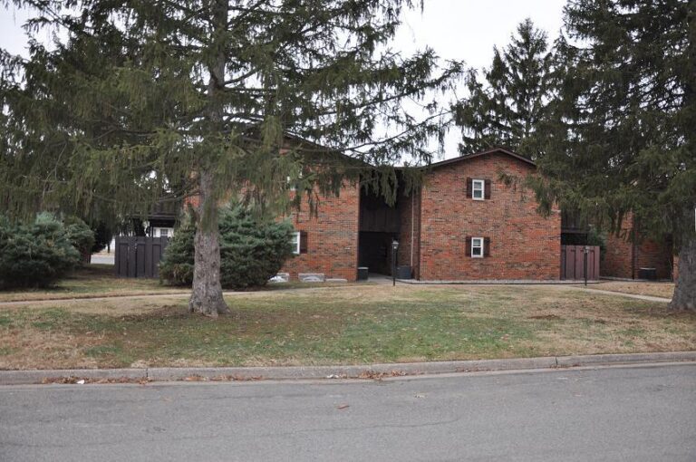 Diplomat Apartments 385407 Kent Street, East Alton, IL 62024