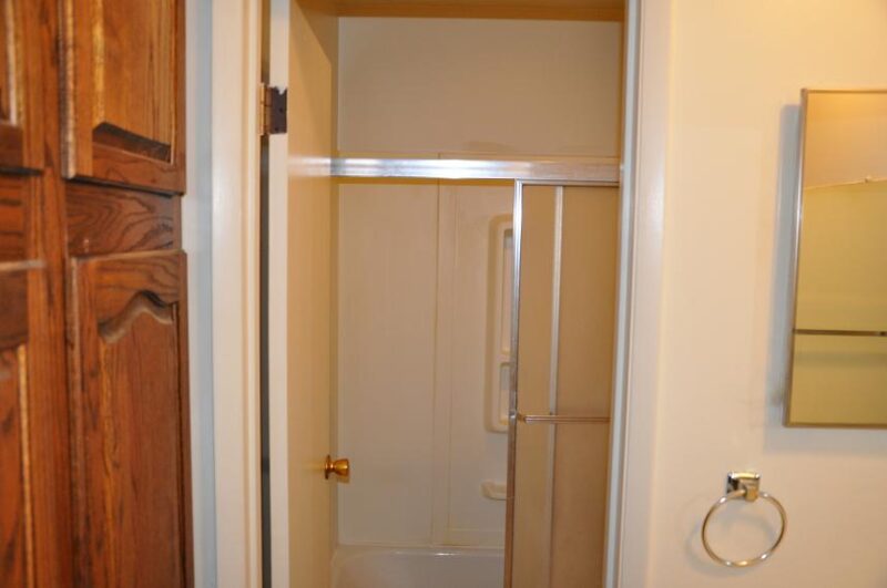 Diplomat Apartments 385407 Kent Street, East Alton, IL 62024